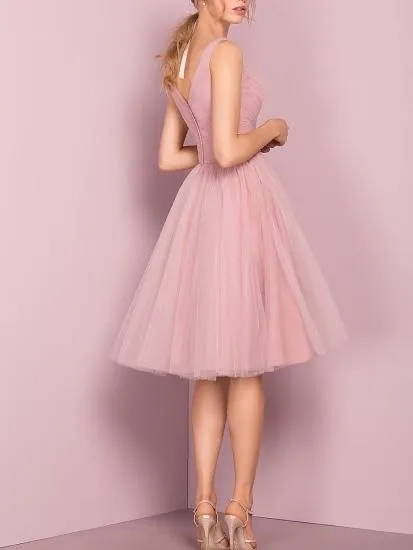 Chic Tulle V-neck Neckline Knee-length A-line Bridesmaid Dresses With Pleats BD018